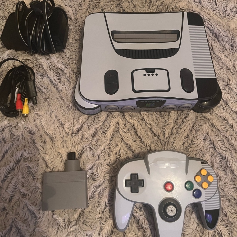 Nintendo 64 - Picture 2 of 5